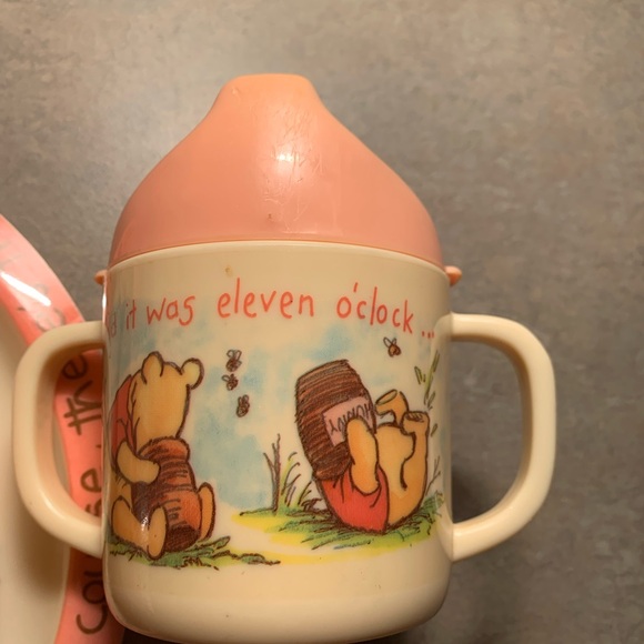 Classic Winnie the Pooh plastic plate, bowl and sippy cup - Picture 7 of 16